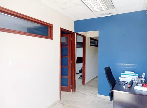 oficinas y locales comerciales - Local en venta en los Prados  9