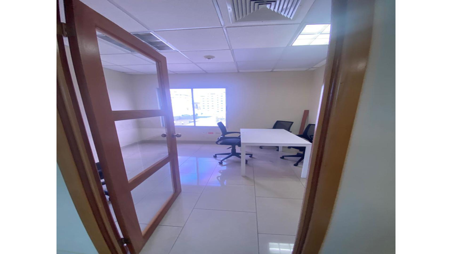 oficinas y locales comerciales - ALQUILER AMPLIO LOCAL EN EVARISTO MORALES 3