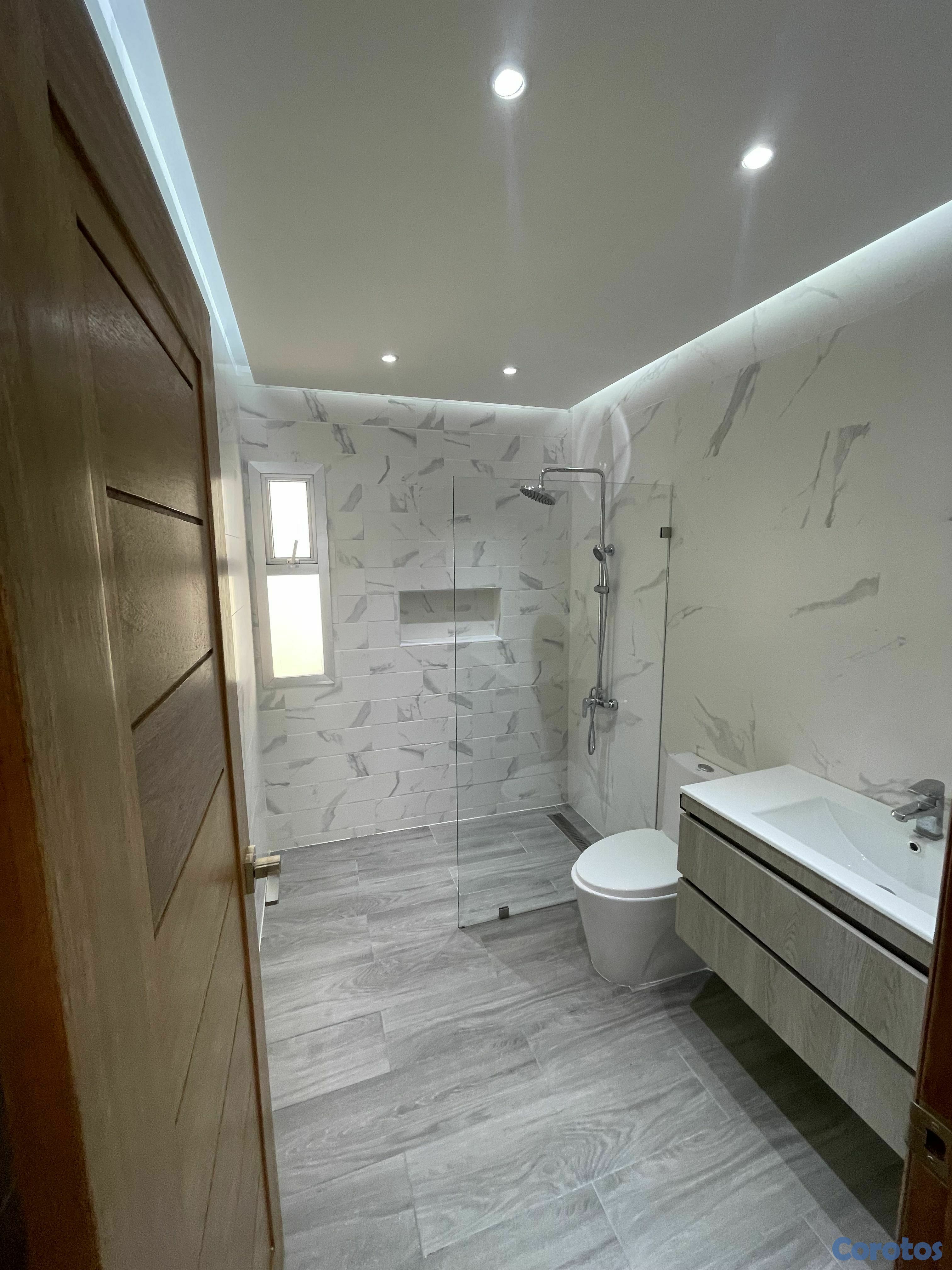 casas - Casa en alquiler en cacicazgos, santo domingo 3