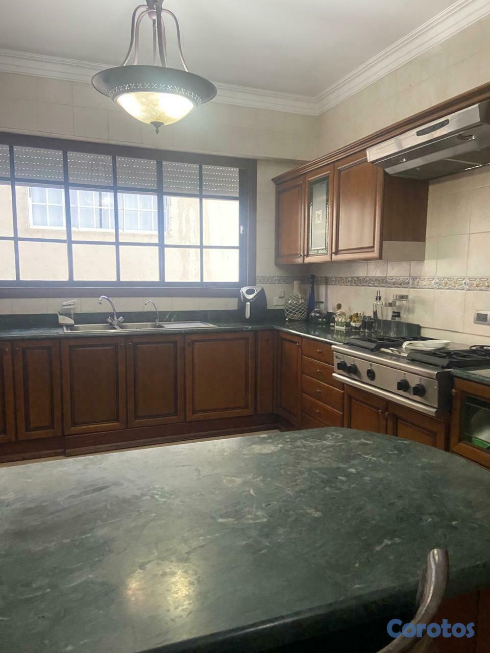 apartamentos - Clasico Apartamento en Piantini con 4 parqueos 6to 7