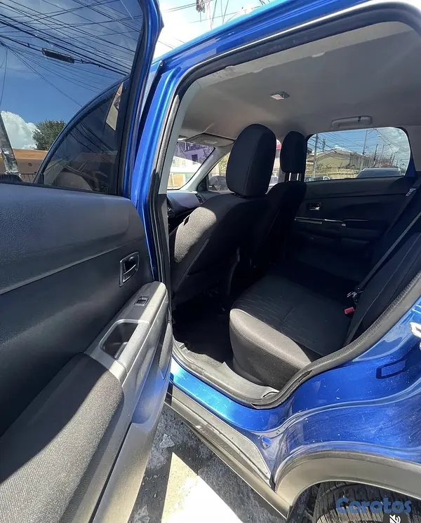 jeepetas y camionetas - Mitsubishi Outlander Sport SE 2020 5