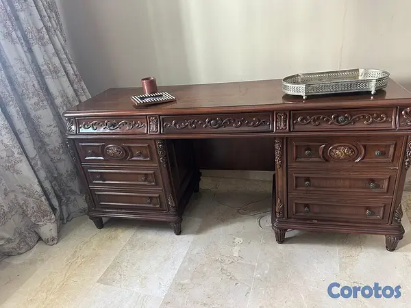 muebles y colchones - Escritorio/Coqueta de Caoba en oportunidad.  4