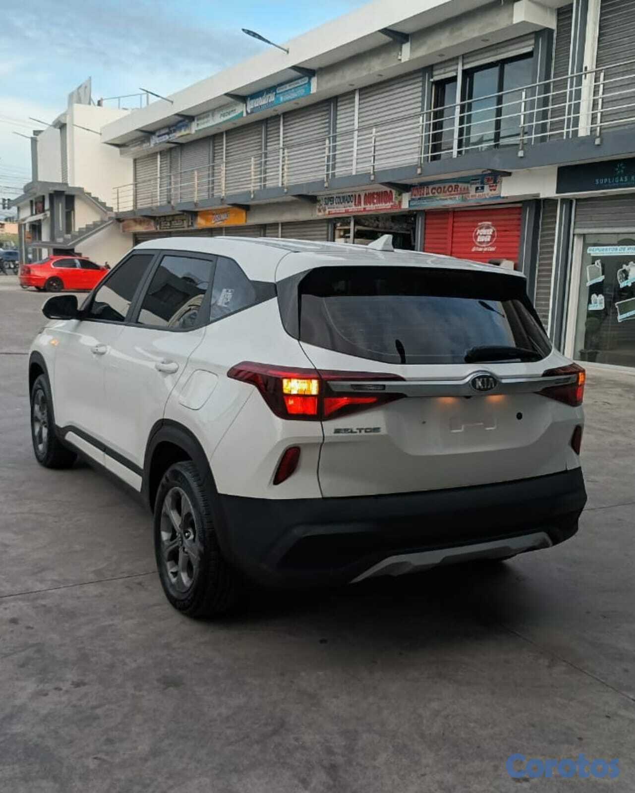 jeepetas y camionetas - KIA SELTOS 2022 BLANCO DIESEL 5