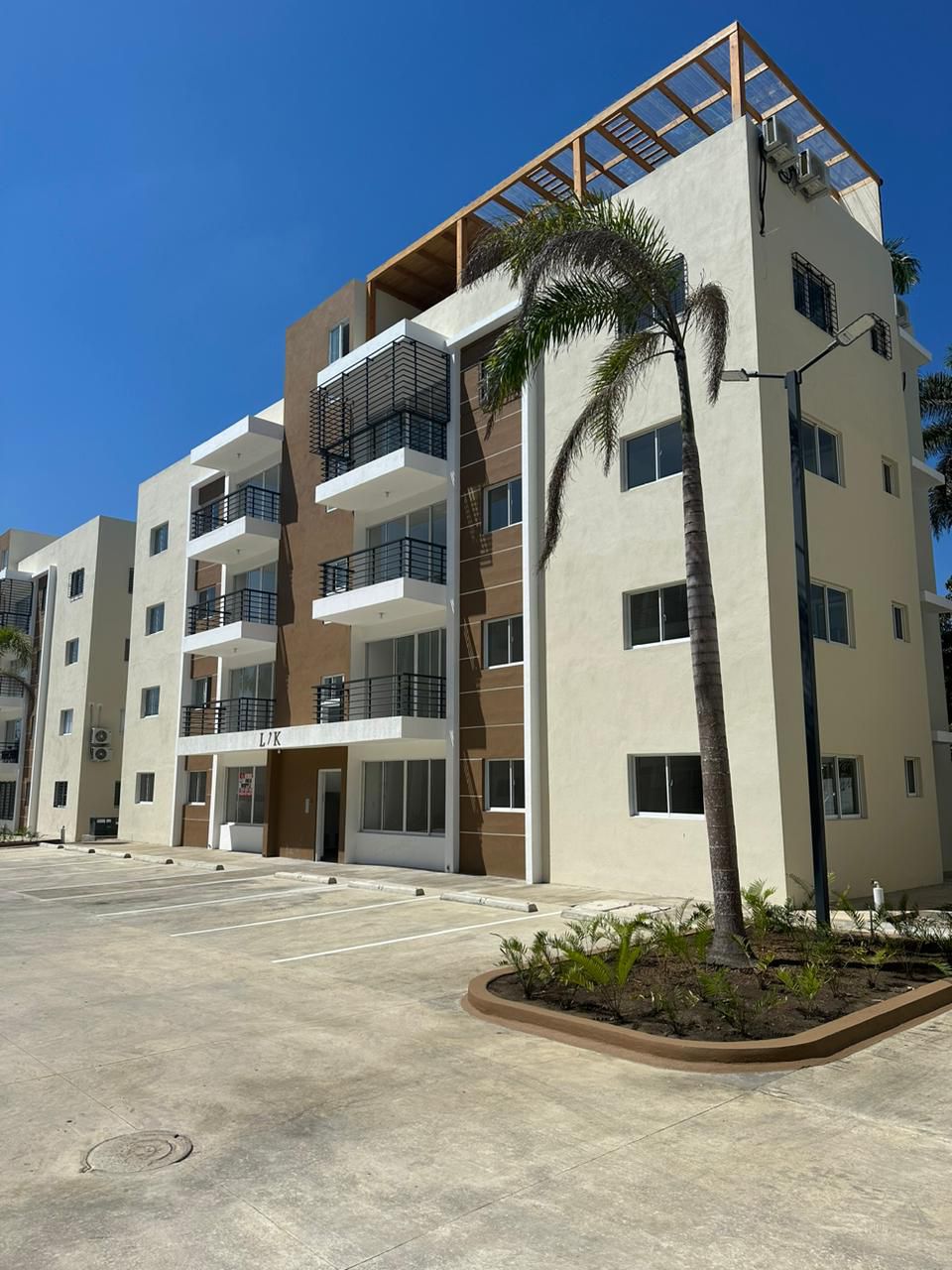 apartamentos - MODERNA CASA EN VENTA EN CARRETERA SANTIAGO-LICEY.