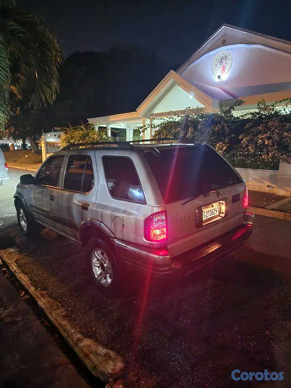 jeepetas y camionetas - Impecable Isuzu Rodeo 2004 13