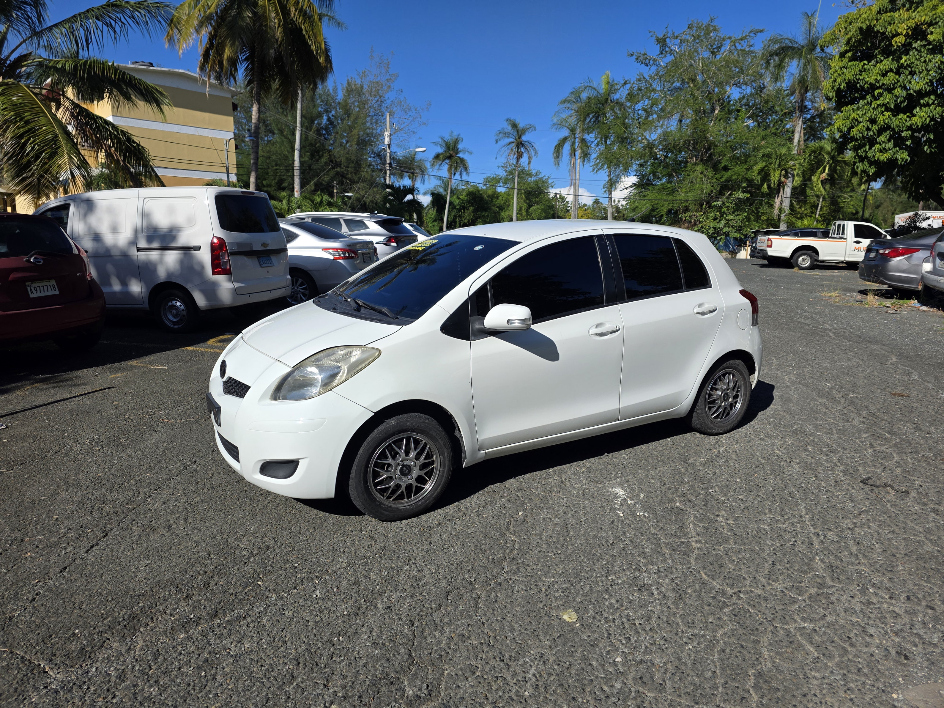 carros - Toyota Vitz 2009 3