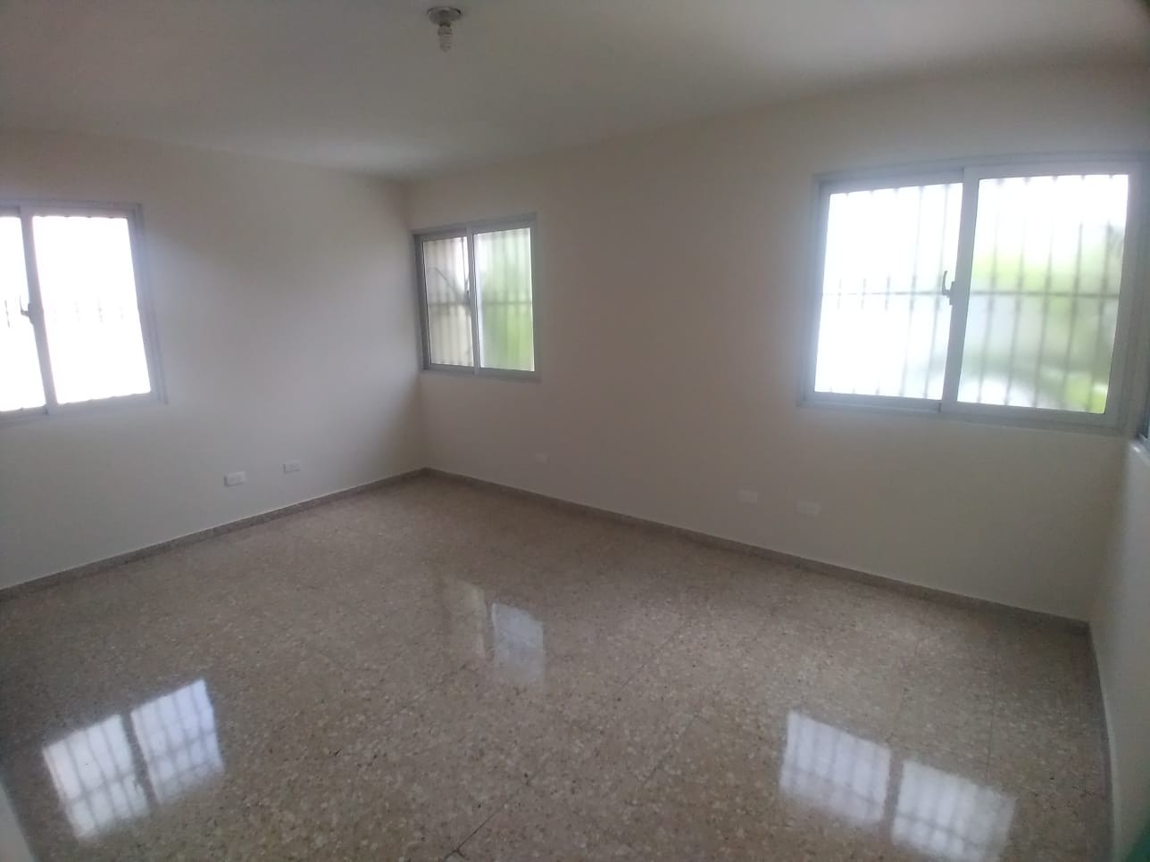 apartamentos - Se alquila apartamento en Urbanización Real 1