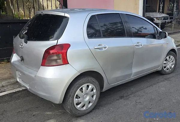 carros - Toyota Vitz 2007 11