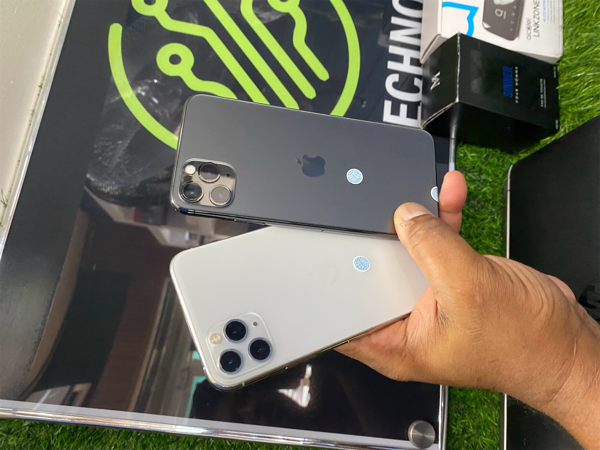 celulares y tabletas - iphone 11 pro max 64GB  0