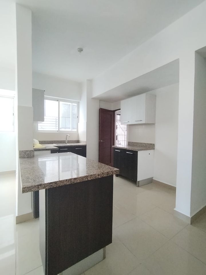 apartamentos - Alquiler Amplio Apart. en Urbanización Fernandez