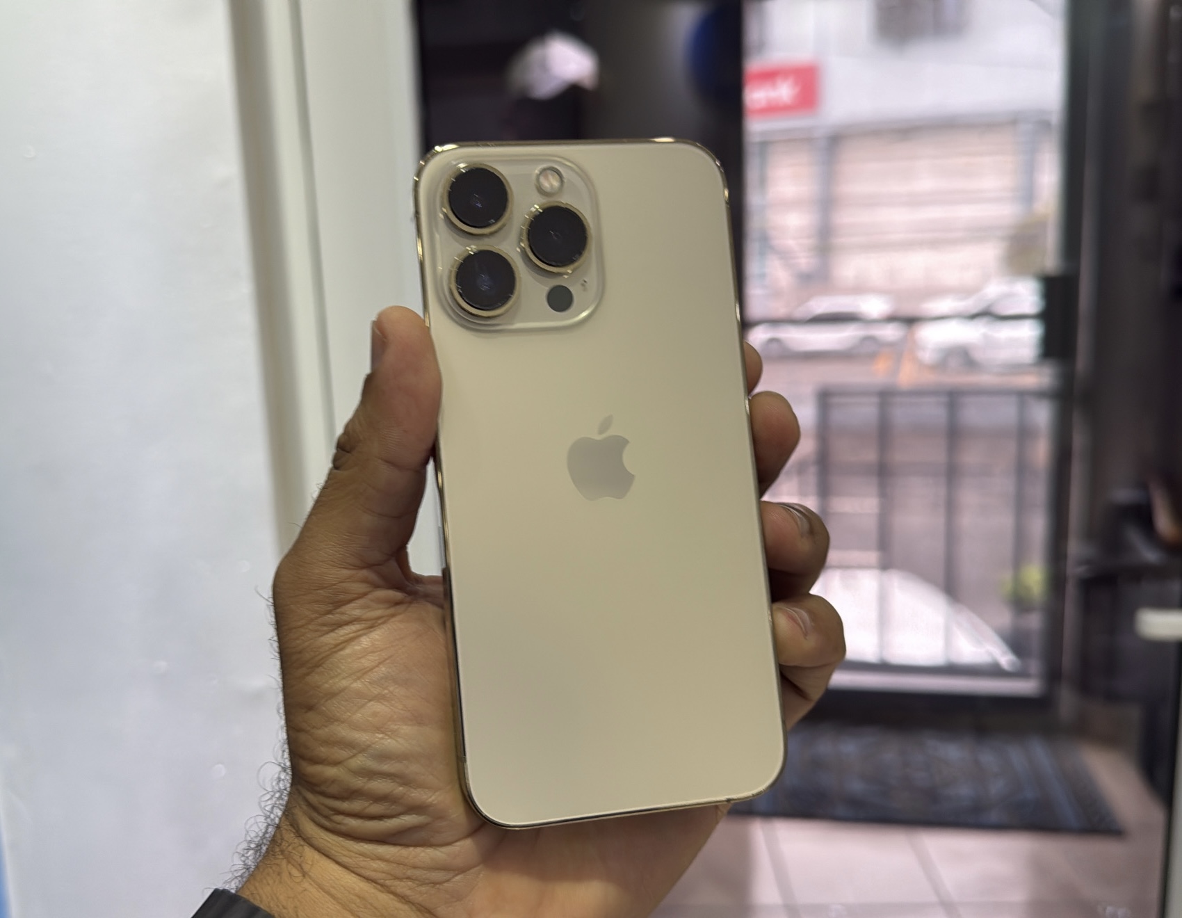 celulares y tabletas - iPhone 13 Pro 256GB Gold Como Nuevo RD$ 31,500 NEG 1