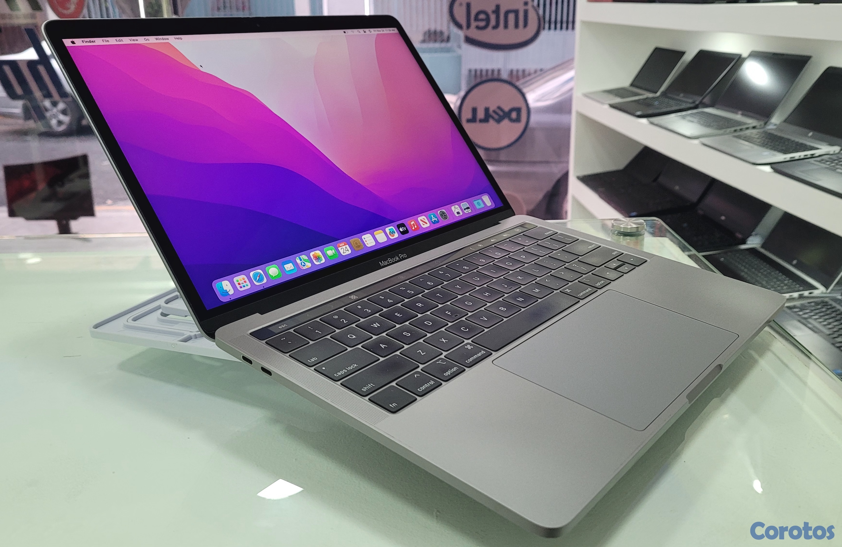 computadoras y laptops - Macbook pro Retina 13.3 Pulg Core i7 Ram 32gb ddr4 Disco 512gb SSD año 2020 2