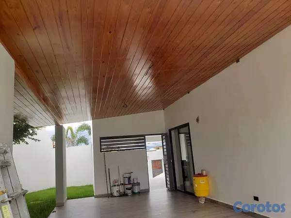 casas - Casa 2 Niveles con piscina en Urb, Fernando Valeri 8
