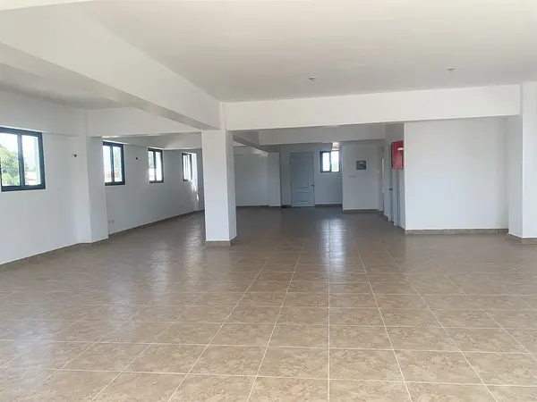oficinas y locales comerciales - Local espacio abierto amplio  5