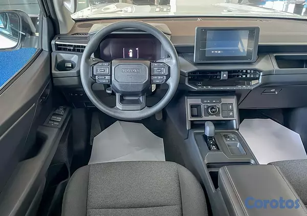 jeepetas y camionetas - Toyota Hilux LIMITED BEV 2026 8