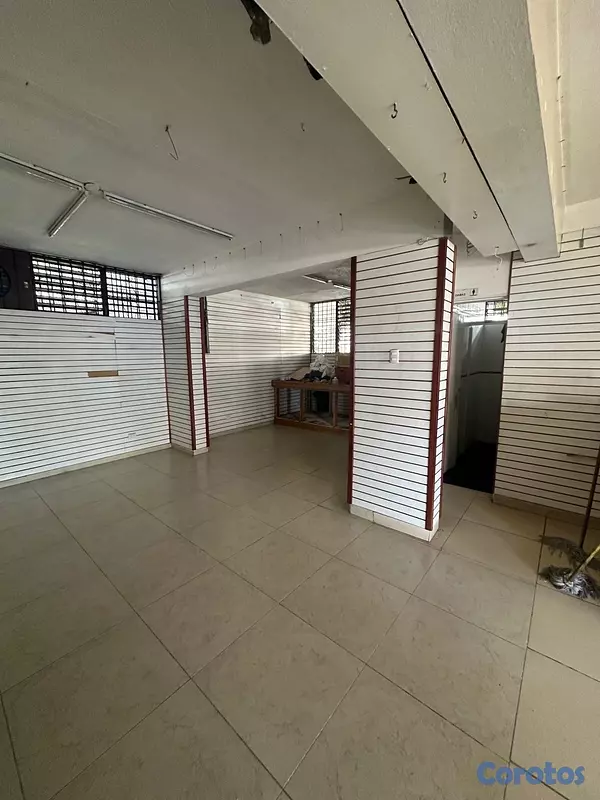 oficinas y locales comerciales - LOCAL COMERCIAL  4