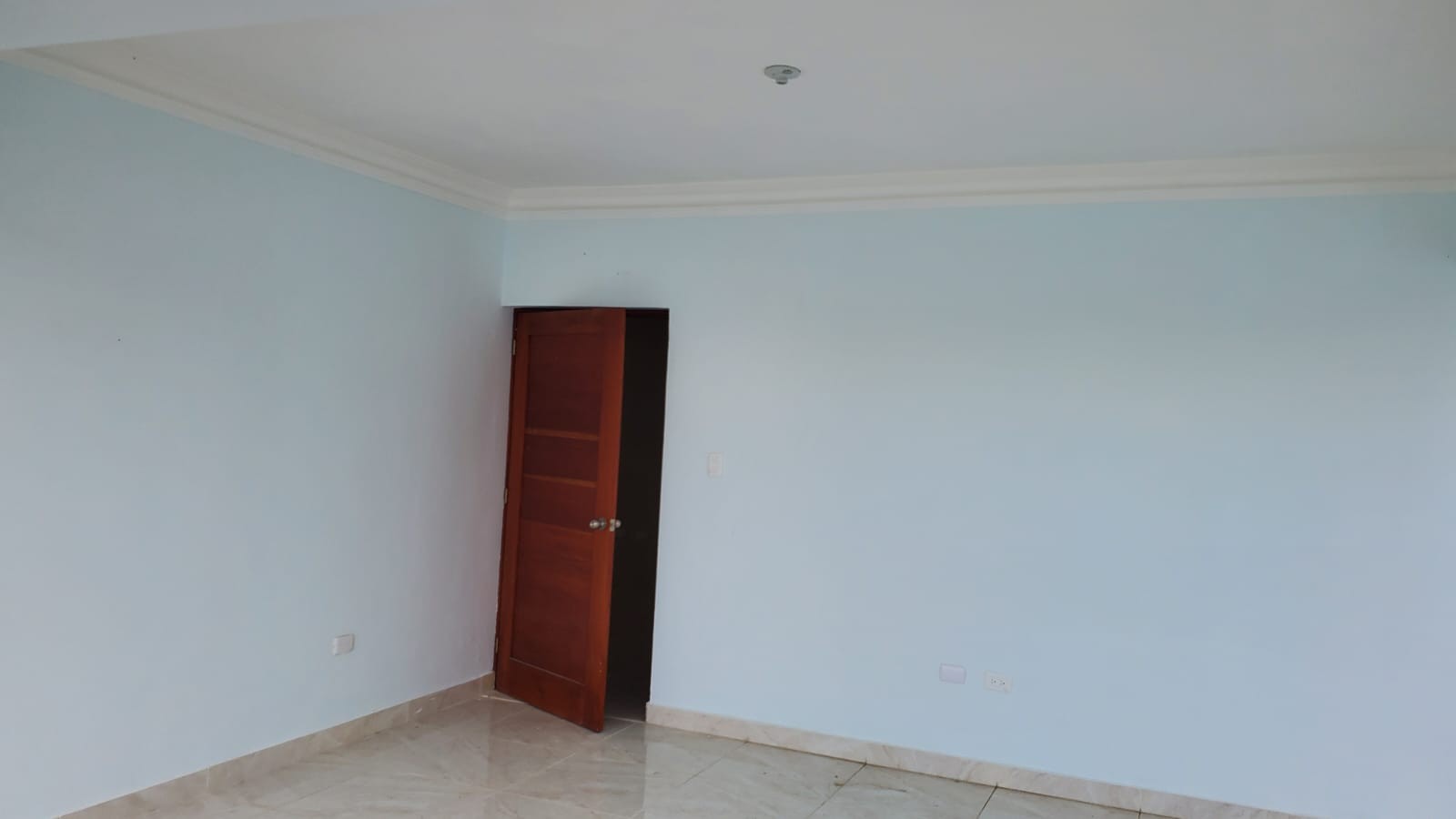 casas - Casa mucho patio/s.335, Autopista San Isidro 6