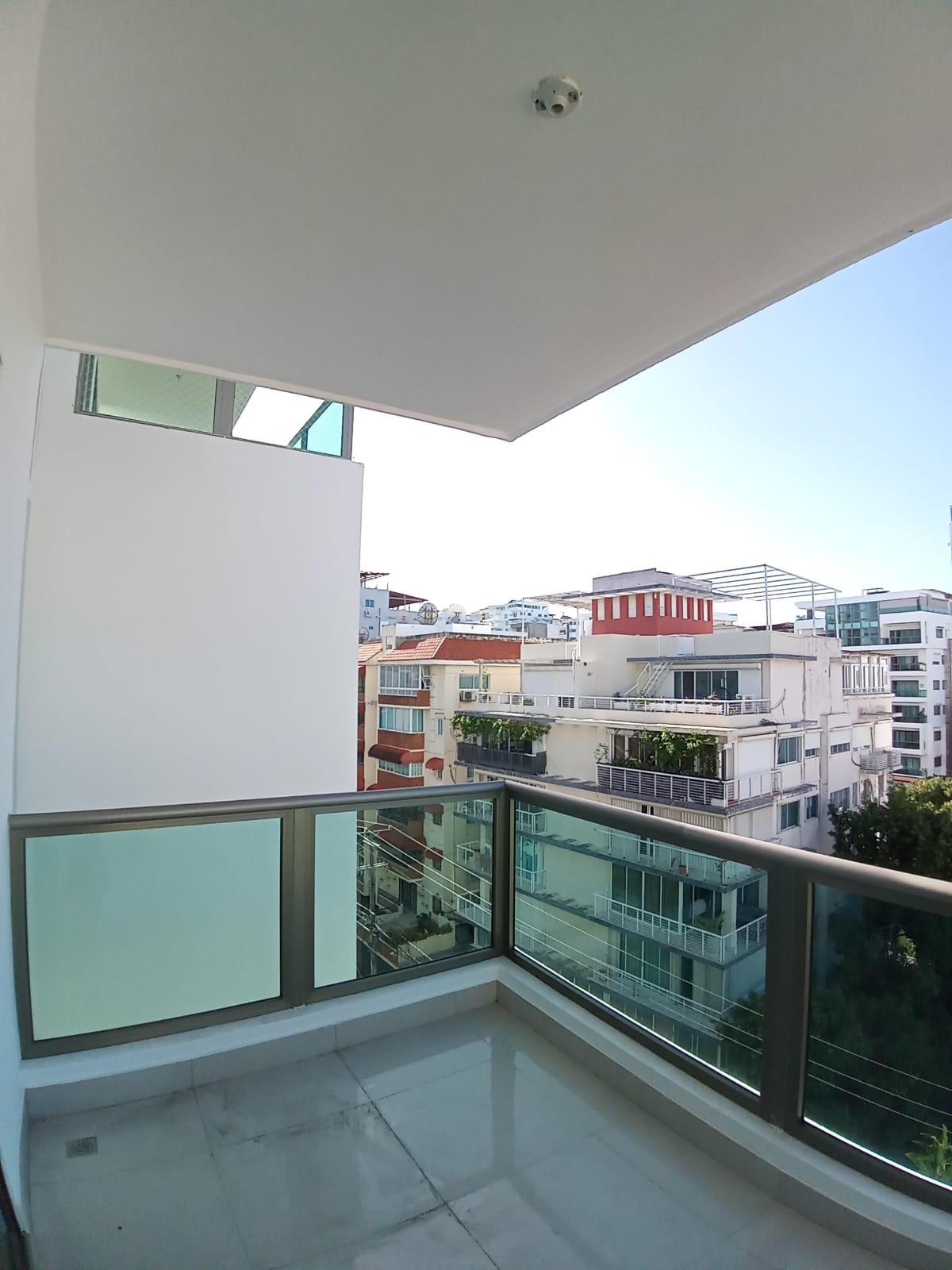 apartamentos - Sin intermediarios 
Rento apartamento sin amueblar piso alto
Balcón tipo terraza