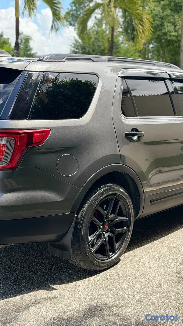 jeepetas y camionetas - Ford Explorer Sport 4x4 2017 Tres filas de asiento 3