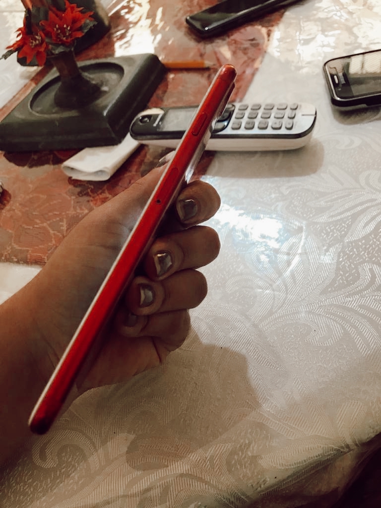 celulares y tabletas - Vendo iPhone 7 Plus rojo 128 Gb 17,500