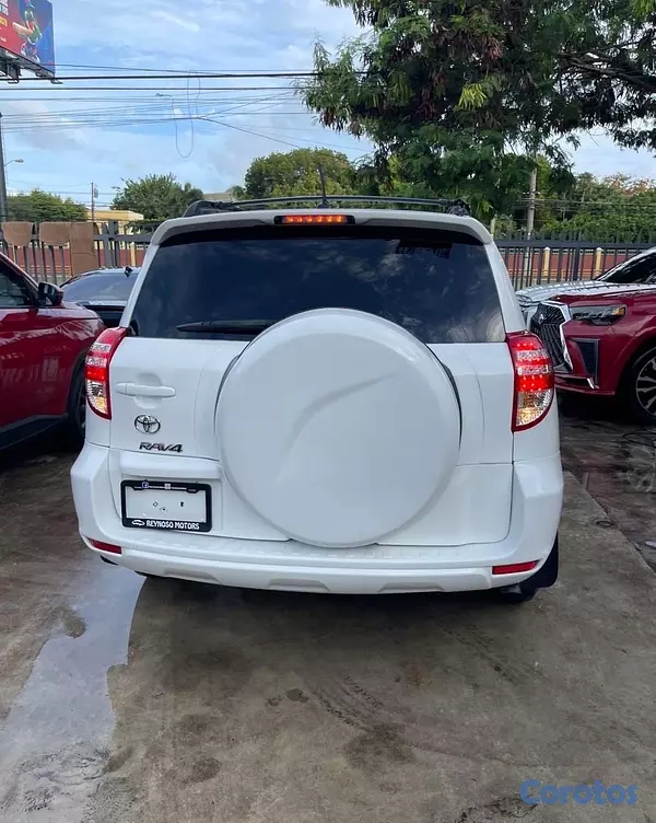 jeepetas y camionetas - TOYOTA RAV4 LE 2010 5