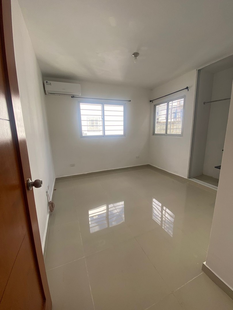 apartamentos - Apartamento de 3 habitaciones en LP9 con Terraza Privada y Aires Acondicionados