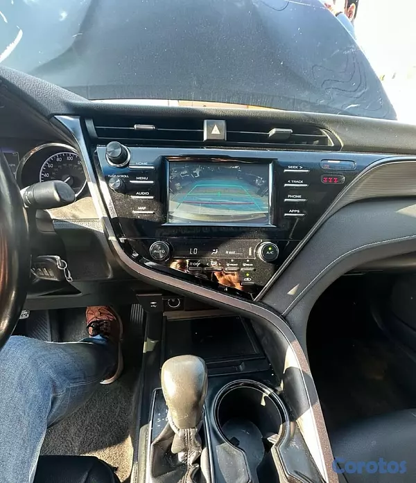 carros - Toyota Carmry SE 2019  3