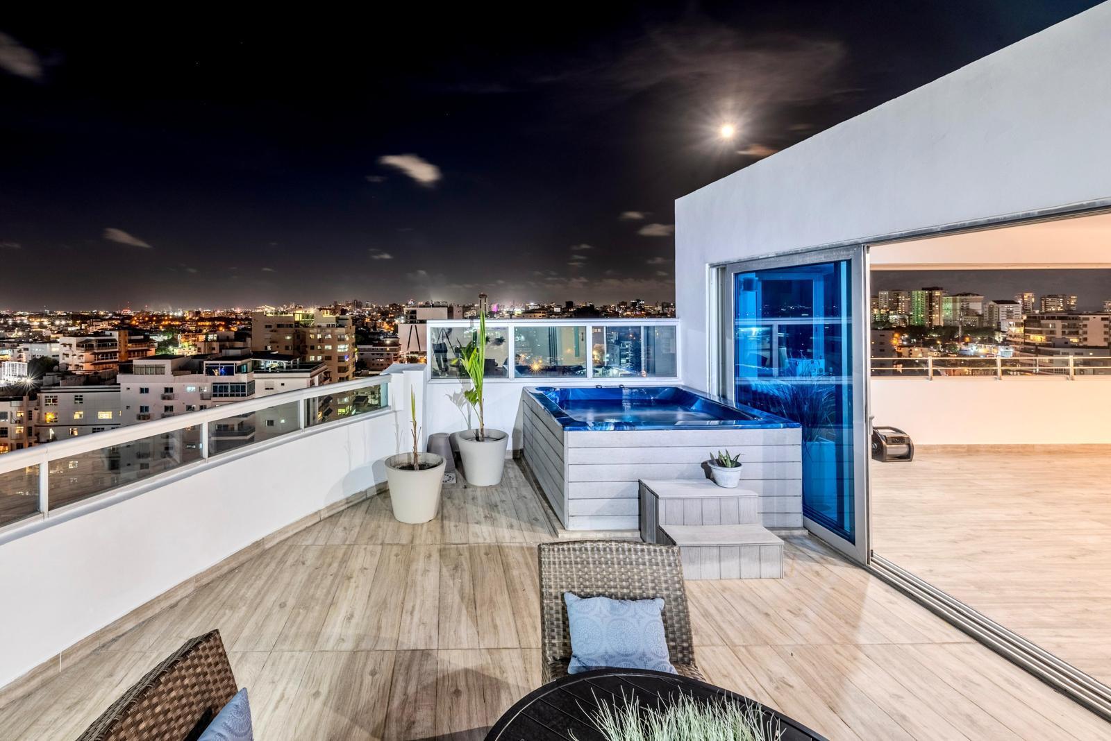 apartamentos - Vendo Penthouse con renacimiento tres hab con baño 8