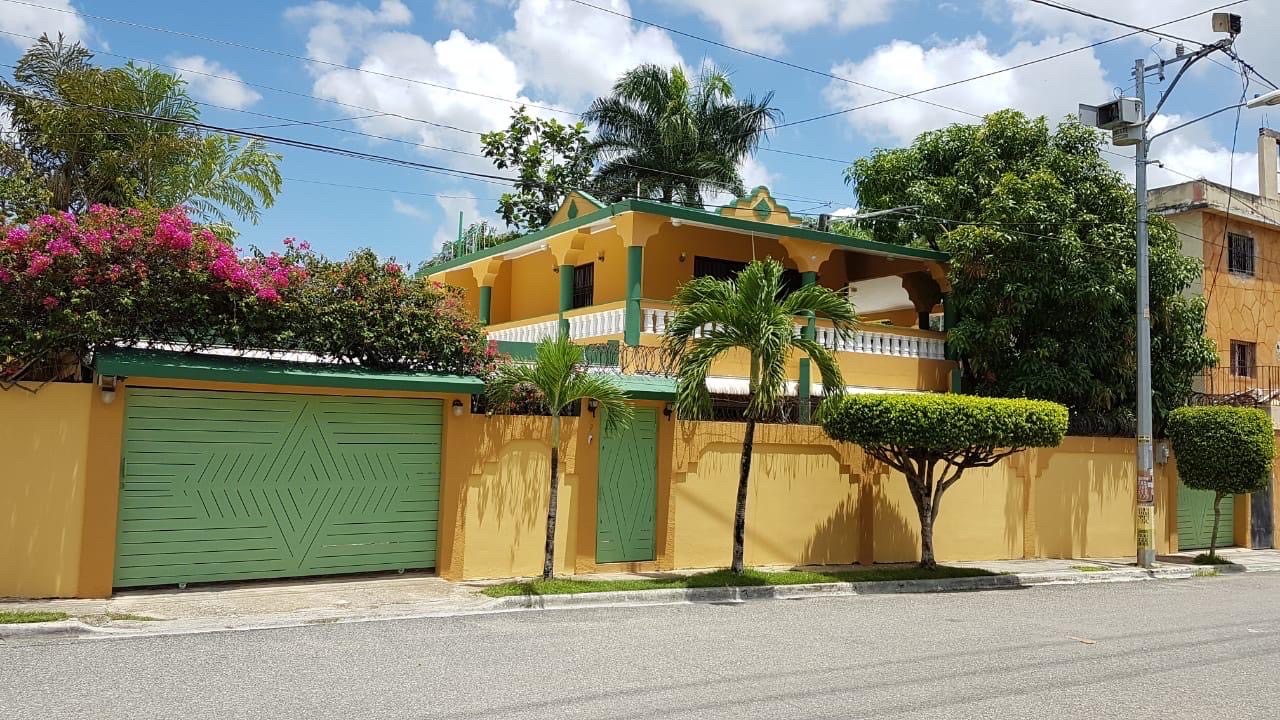 casas - venta de casa en Alma Rosa 1 de 500mts Santo Domingo este  0