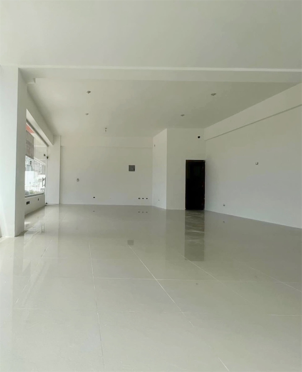 oficinas y locales comerciales - Local exclusivo en piantini primer nivel  2
