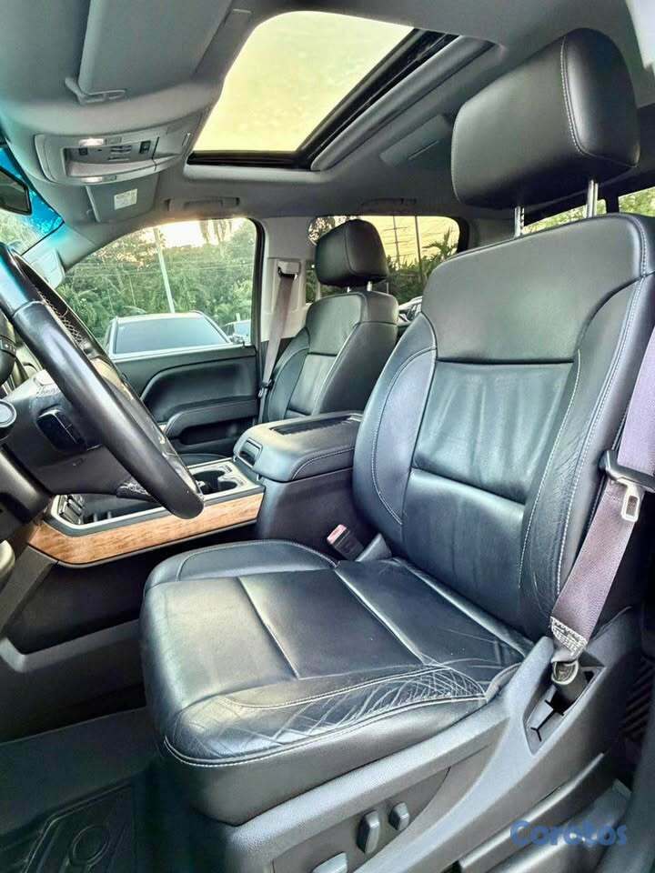 jeepetas y camionetas - 2017 Chevrolet Silverado LTZ Importada por Santo D 9