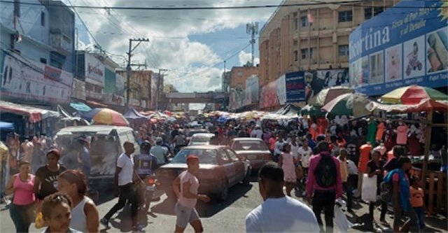 oficinas y locales comerciales - Venta de edificio en la avenida Duarte Distrito Nacional cerca de tiendas  1