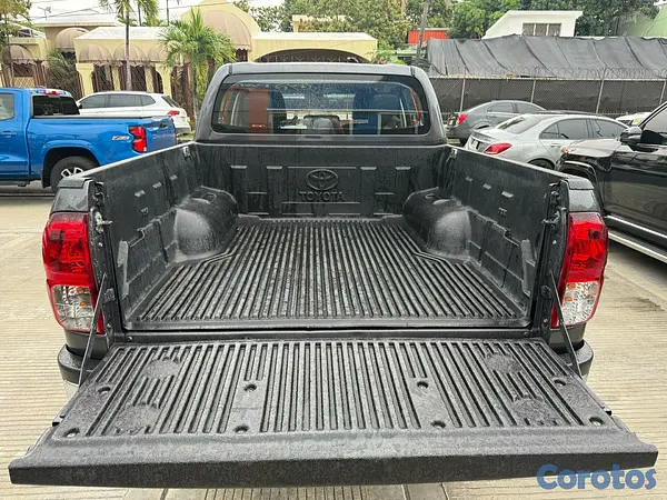 jeepetas y camionetas - Toyota Hilux SRV 2017 5