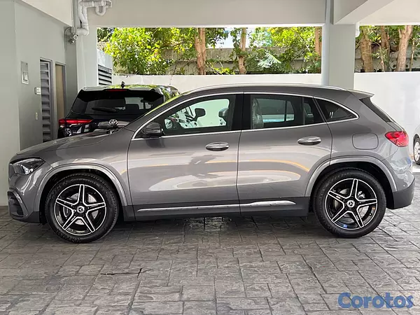 jeepetas y camionetas - Mercedes-Benz Clase GLA 200 AMG LINE 2026 5