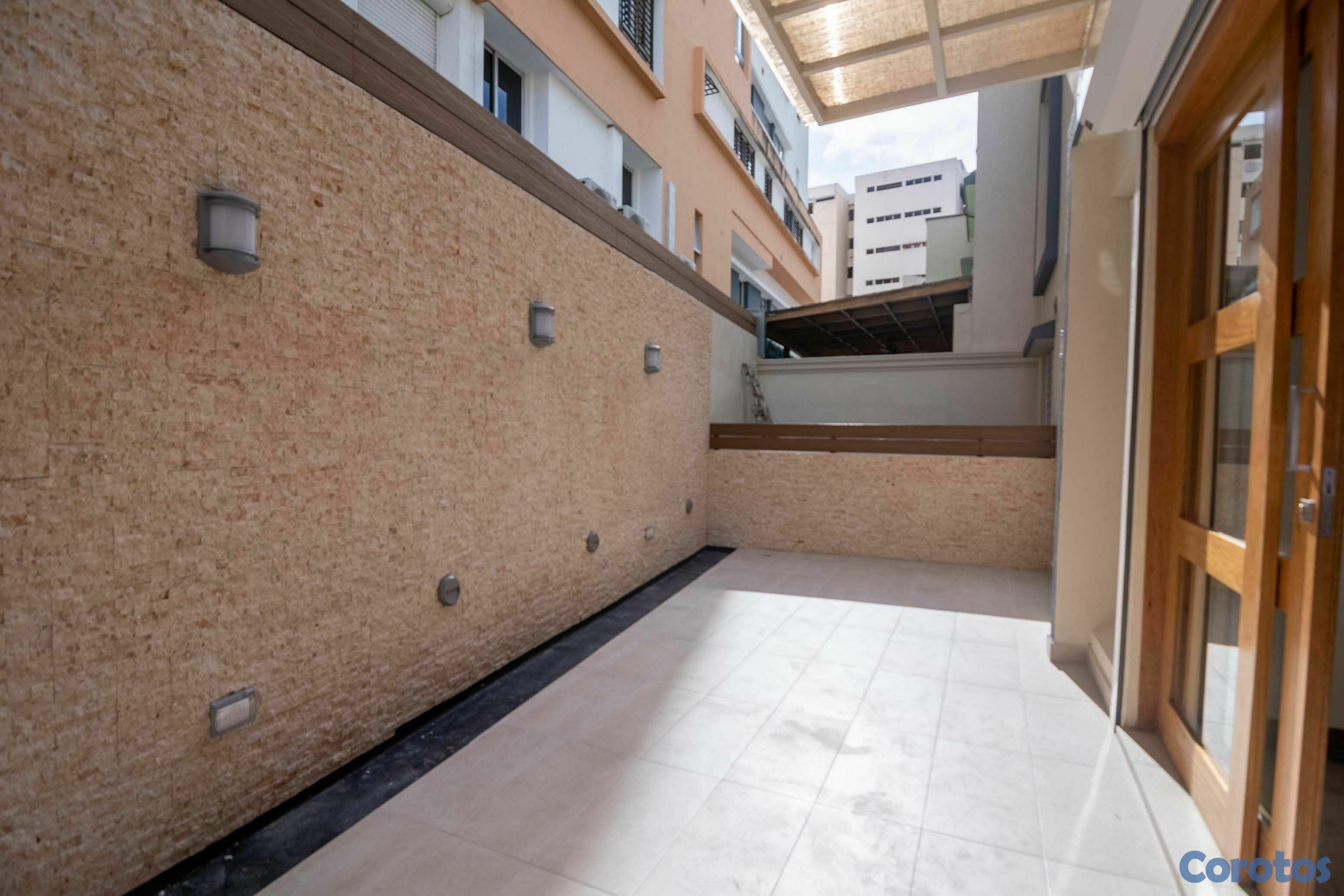 casas - Casa en alquiler en cacicazgos, santo domingo 4