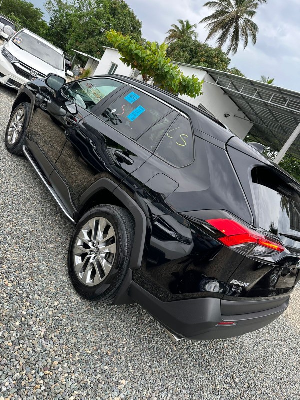jeepetas y camionetas - Toyota rav4 2020 Premium  5
