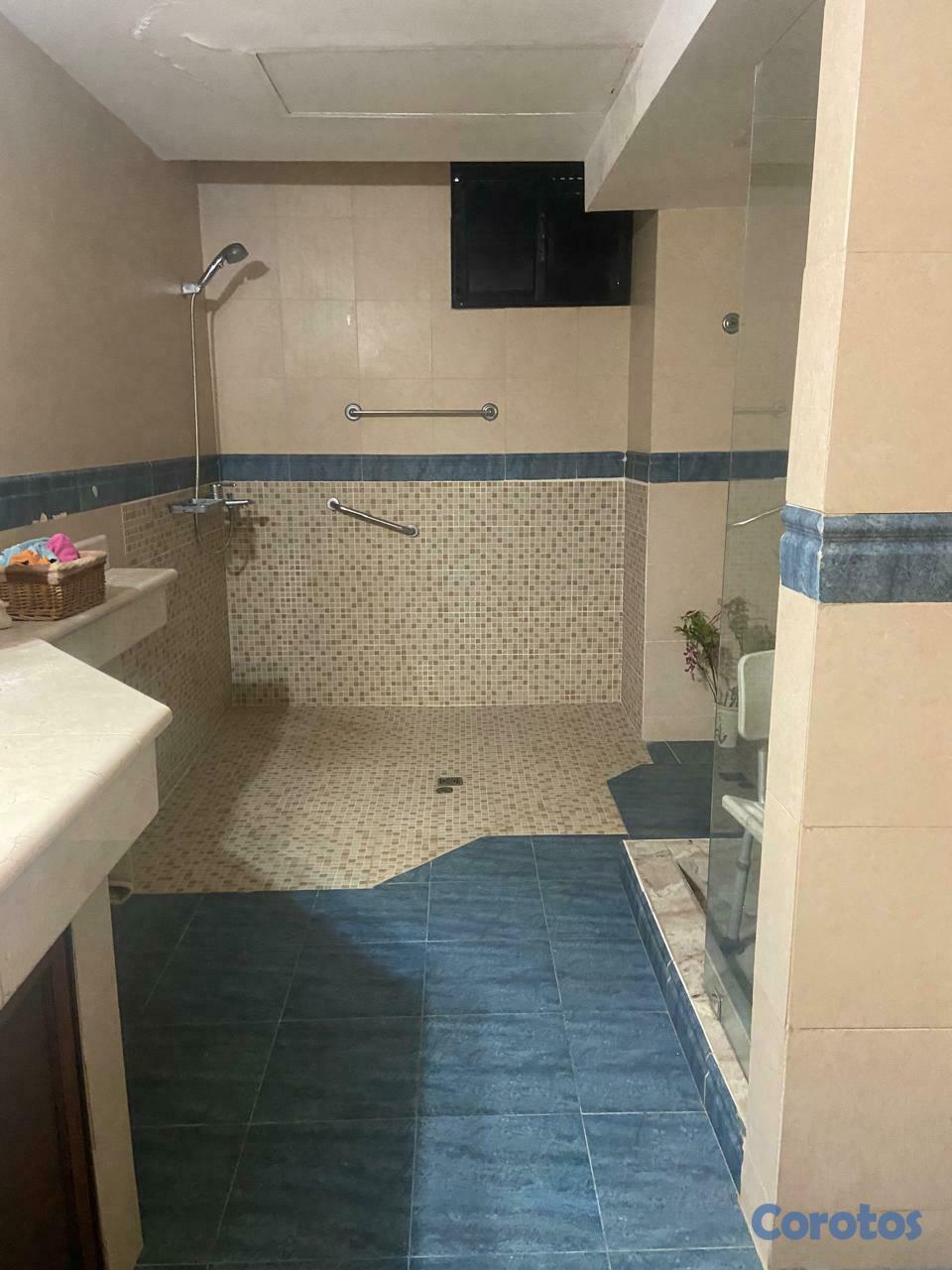 apartamentos - Clasico Apartamento en Piantini con 4 parqueos 6to 8