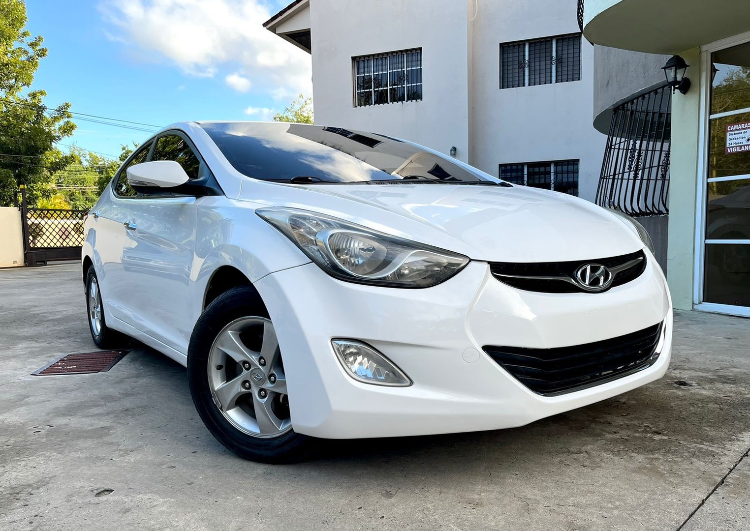 Hyundai Avante 2013: La elección perfecta si buscas un sedán de calidad