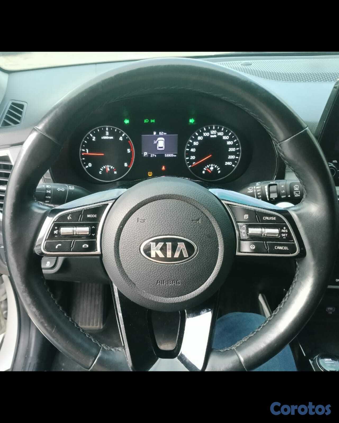 jeepetas y camionetas - KIA SELTOS 2022 BLANCO DIESEL 7