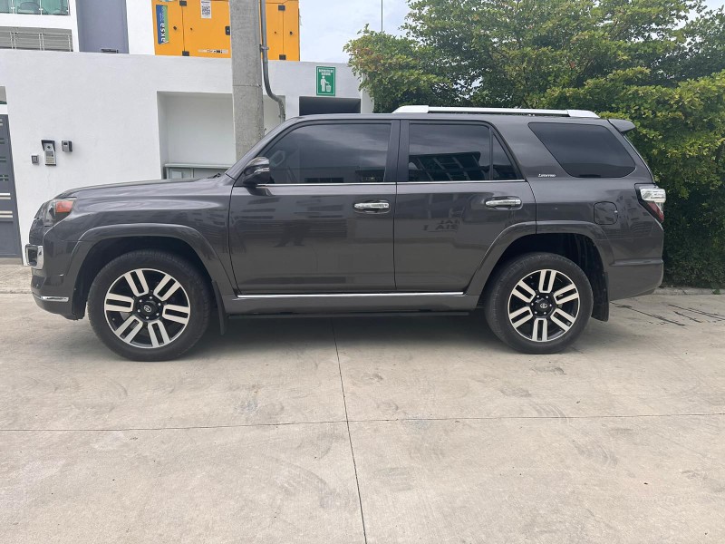 jeepetas y camionetas - Toyota 4runner limited 2014 1