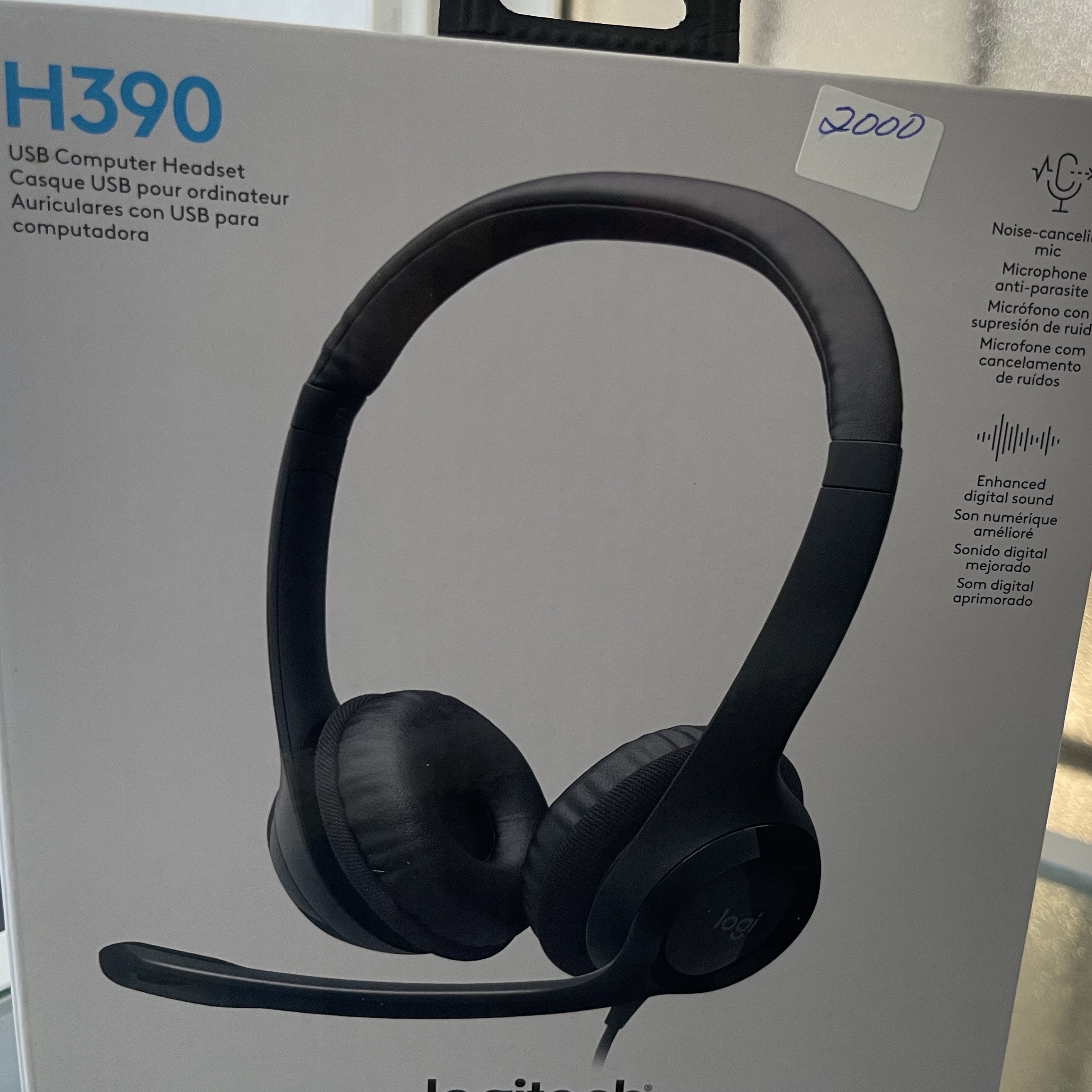 accesorios para electronica - Audífonos con conexión de cable usb  1