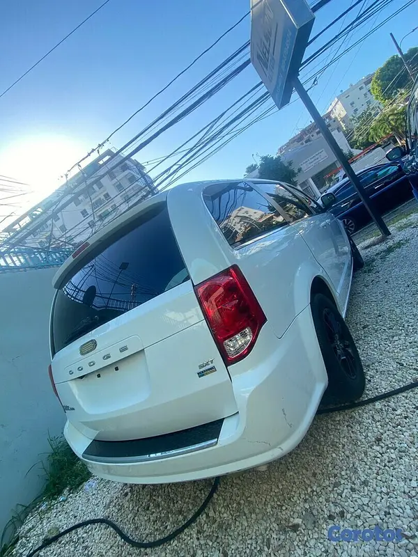 jeepetas y camionetas - DODGE GRAND CARAVAN SXT 2018 7
