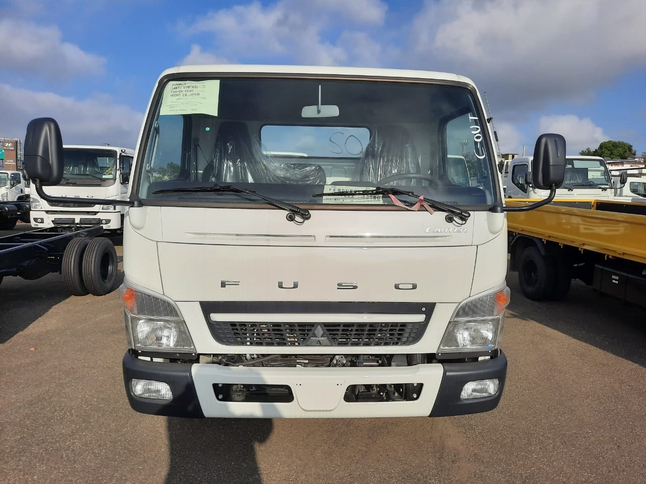 camiones y vehiculos pesados - MITSUBISHI CANTER FUSO 2024 7