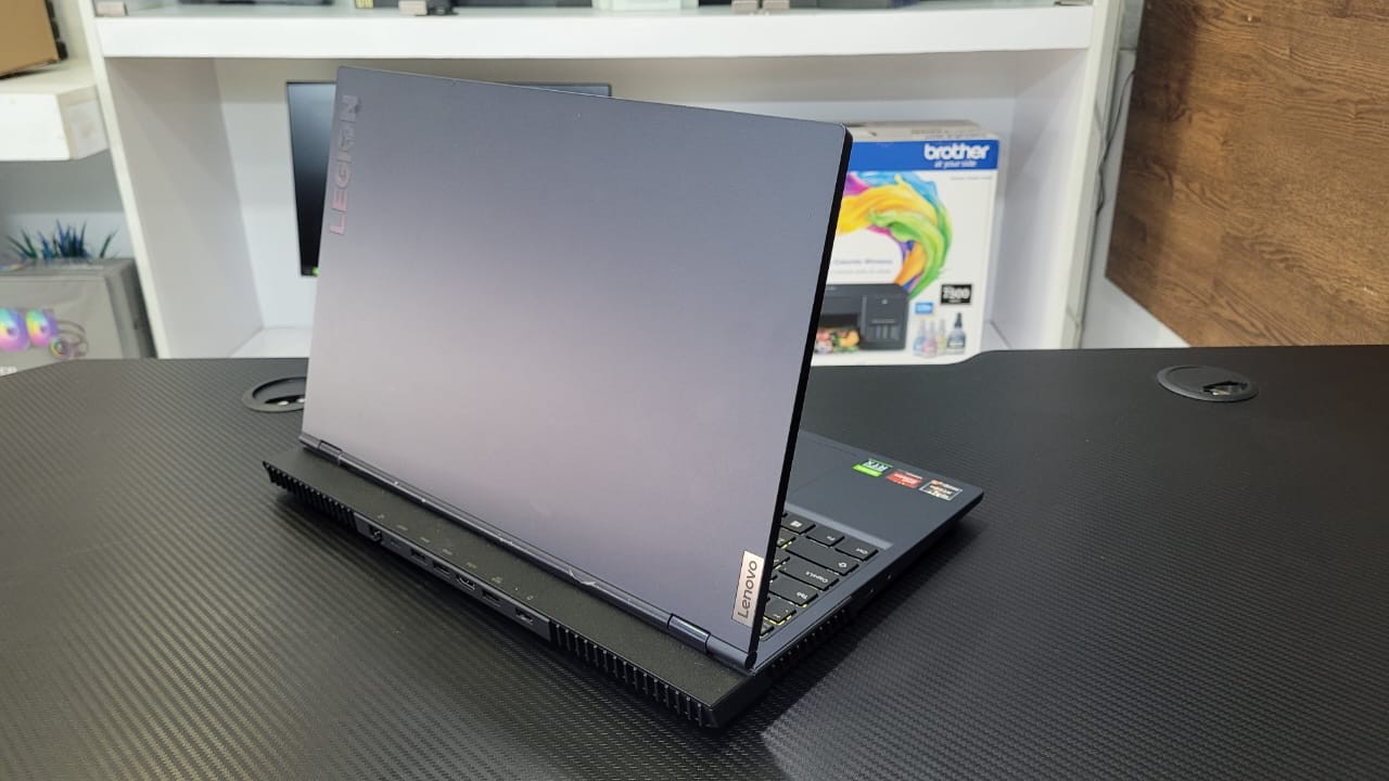 computadoras y laptops - LAPTOP LENOVO LEGION 5 15, RYZEN 7, 8GB RAM, 512 SSD 1