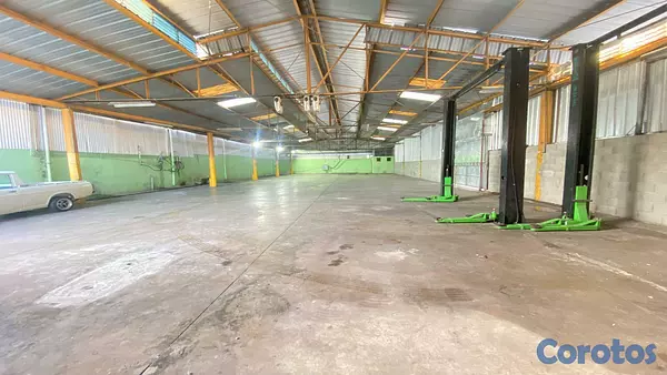 otros inmuebles - Alquilo nave de 500 metros en la Avenida 27 de Febrero 2