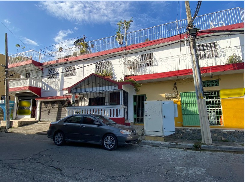 casas - Casa con locales comercial  323 mts Herrera  1