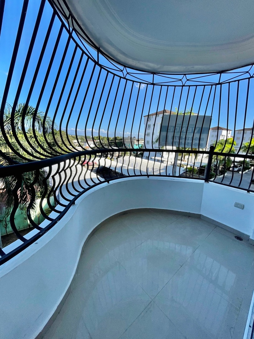 apartamentos - Apartamento en Santiago CÉNTRICO 3er nivel con ascensor tiene 140MTS 