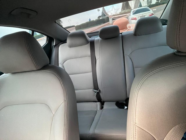 carros - Hiunday elantra 2017 7