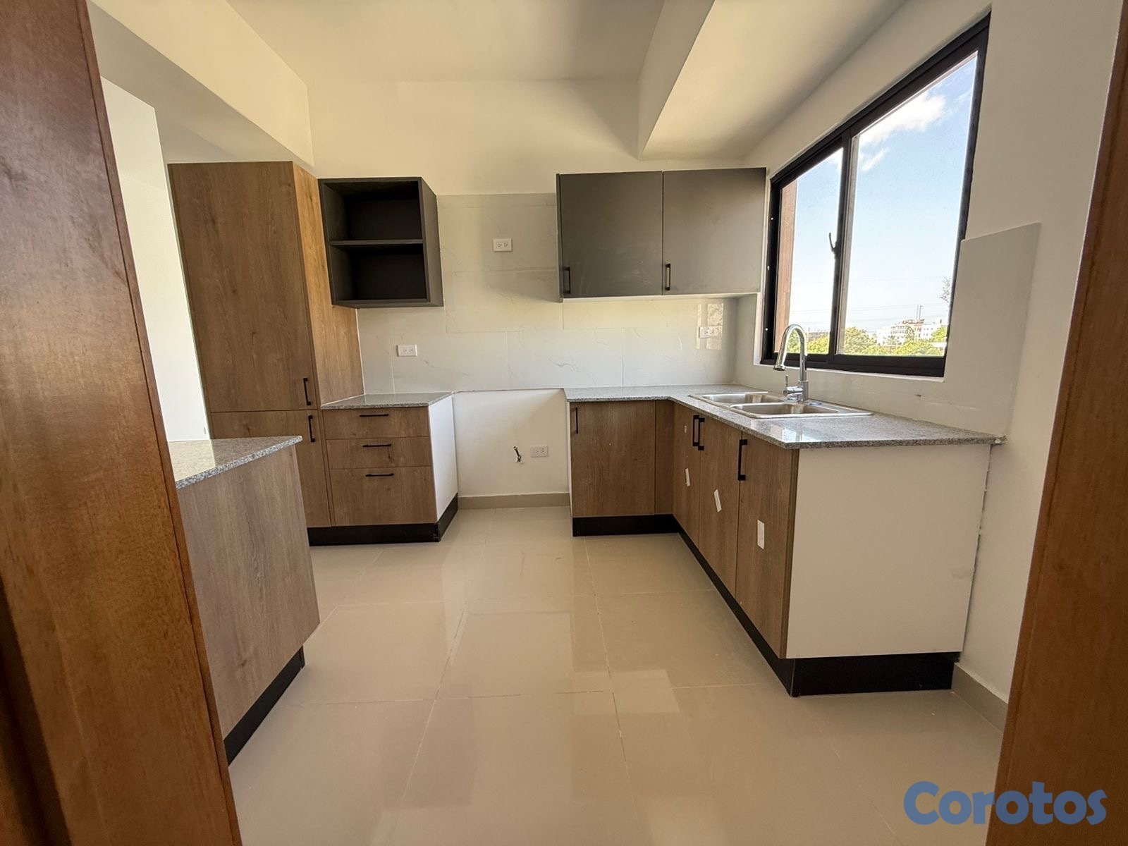 apartamentos - vendo independencia jardines del Sur piso 4 dos habitaciones 2.5 baños dos parqu 1