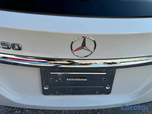repuestos - COMPUERTA TRASERA MERCEDES GLA250 2020 – COMO NUEV 2